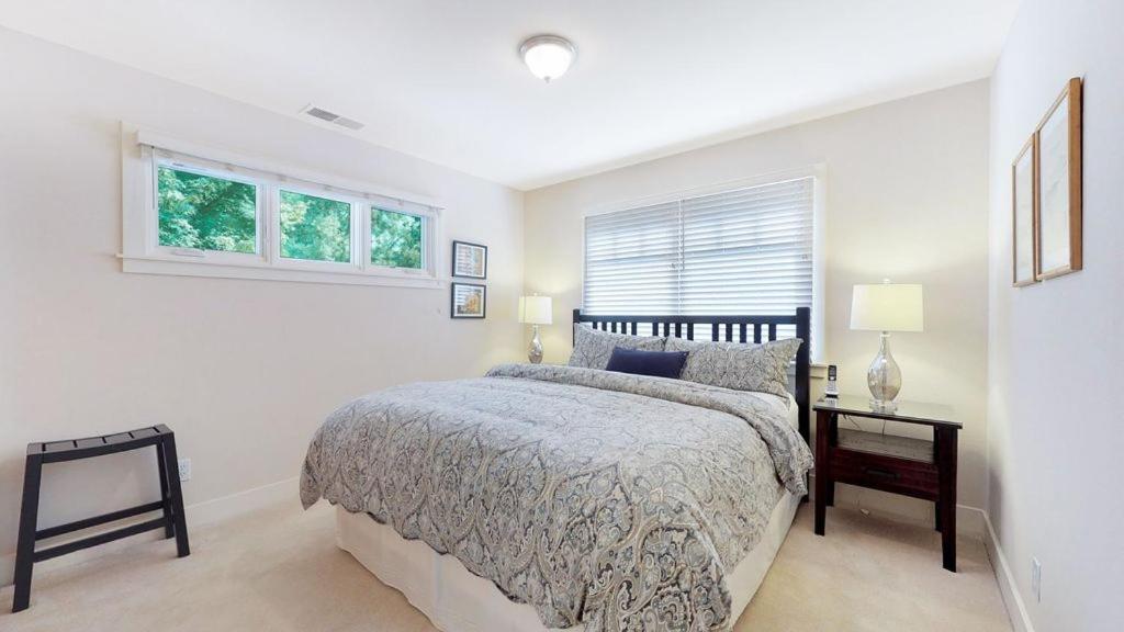 Janes Cottage-The Perfect Wine County Retreat - Includes Wine Tasting Passport - Bed and Breakfast Sonoma