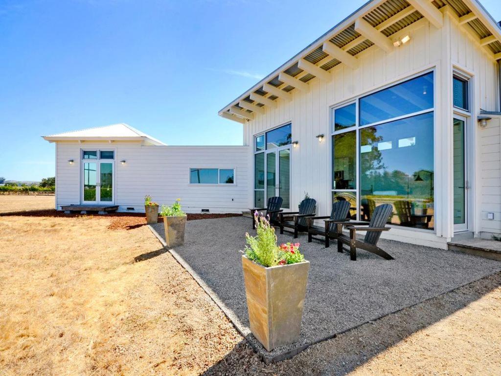 Sonoma-Napa Wine Country Retreat Surrounded By Vineyards, Views, & Privacy - B&B Sonoma