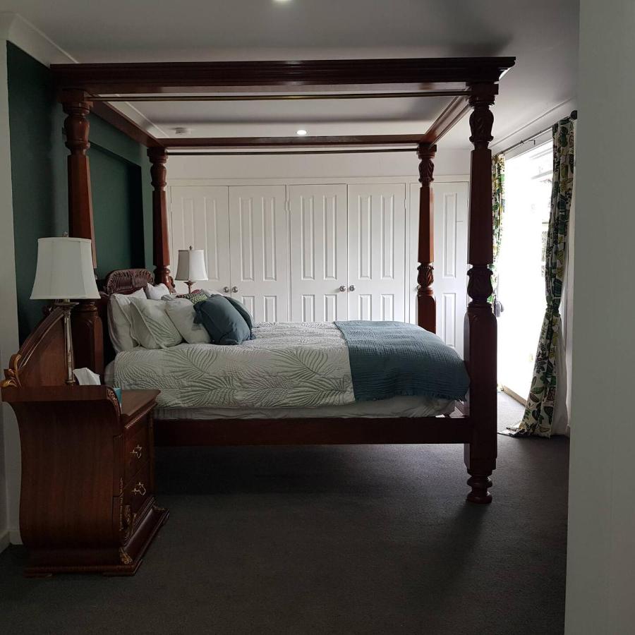 King Room with Spa Bath