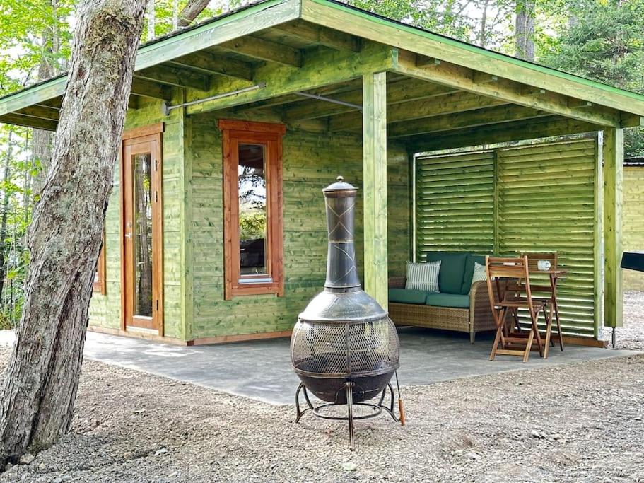 Sunken Escapes Cabin 10 - B&B