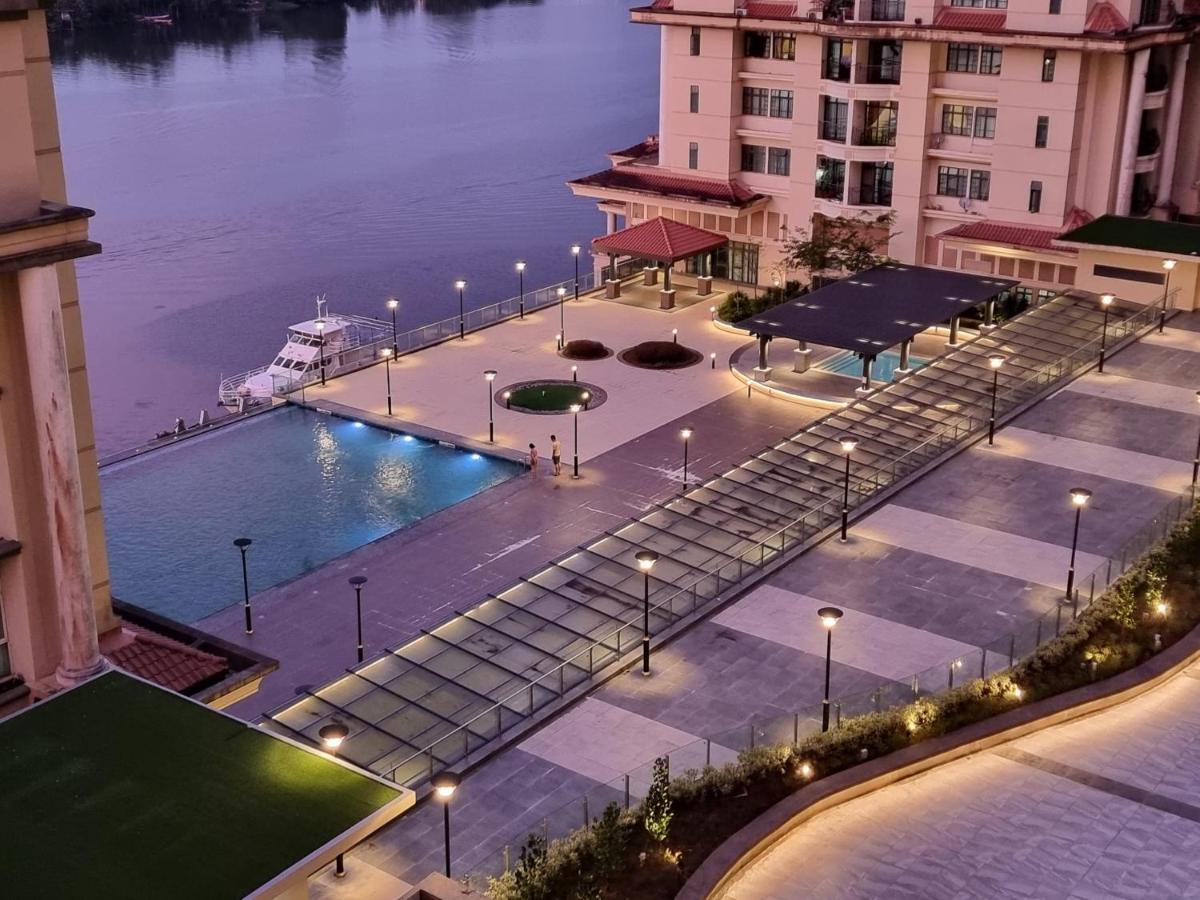 Blue Cove Riverine Diamond Kuching - B&B
