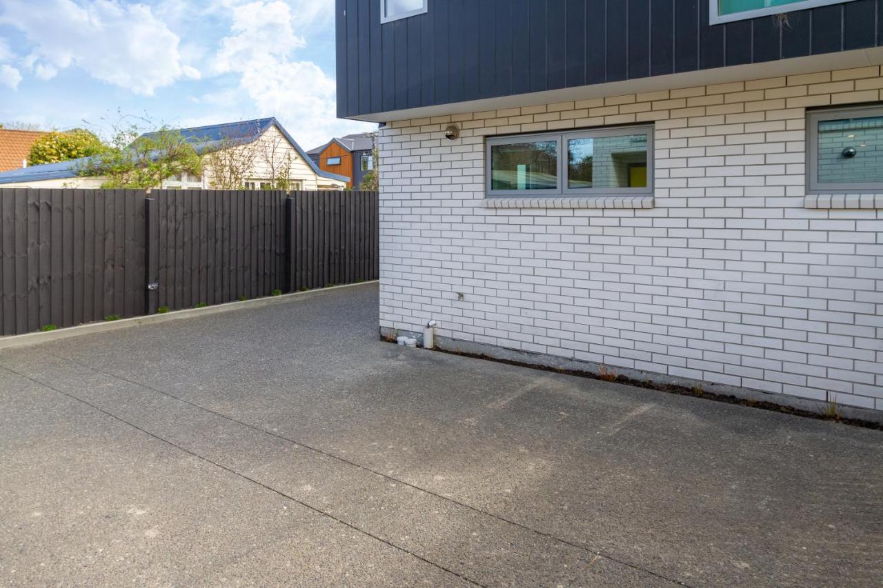 Spacious Stay near Avon River with Carpark - B&B
