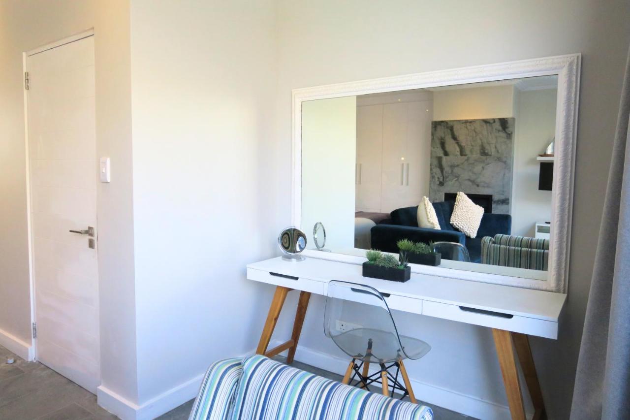 Junior Suite with Pool View
