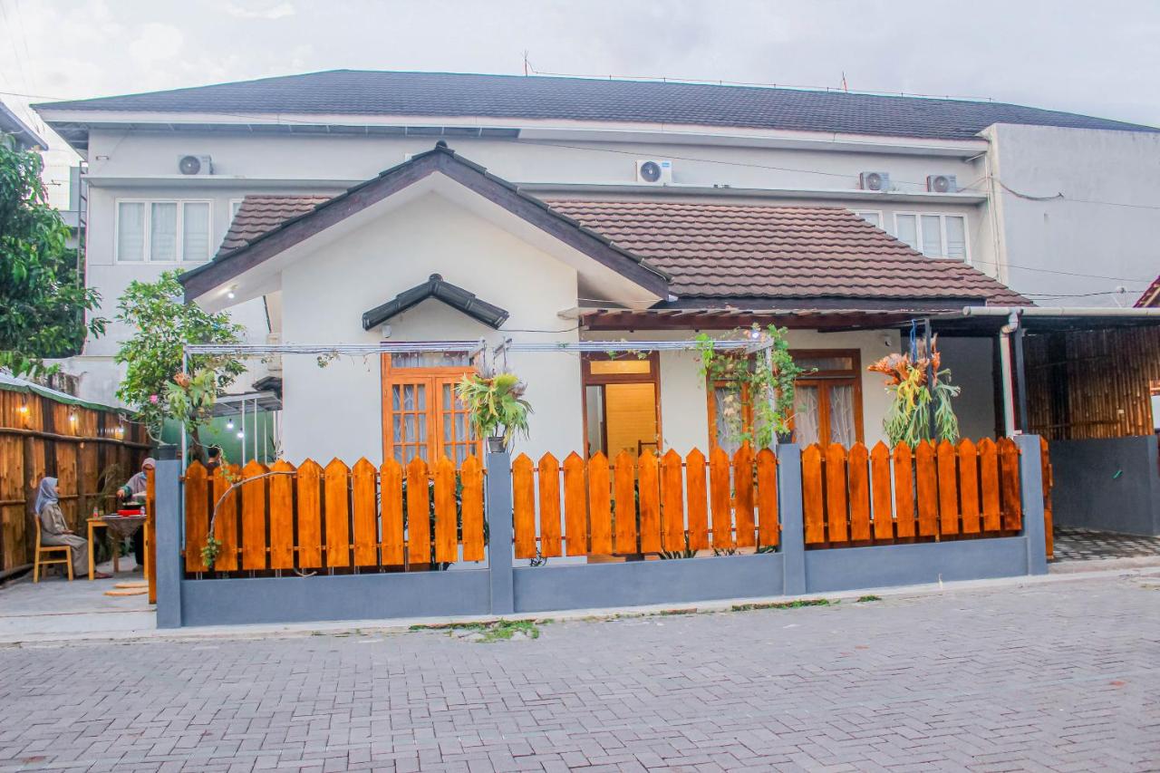 Villa D'Maguwo Suites - B&B Yogyakarta