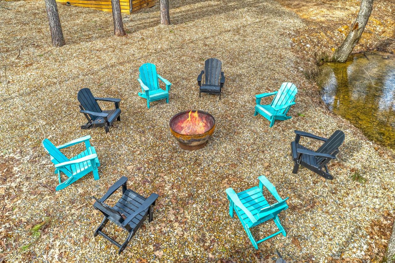 Hot tub Fire pit Games Sleeps 16 Huge Deck - B&B Broken Bow