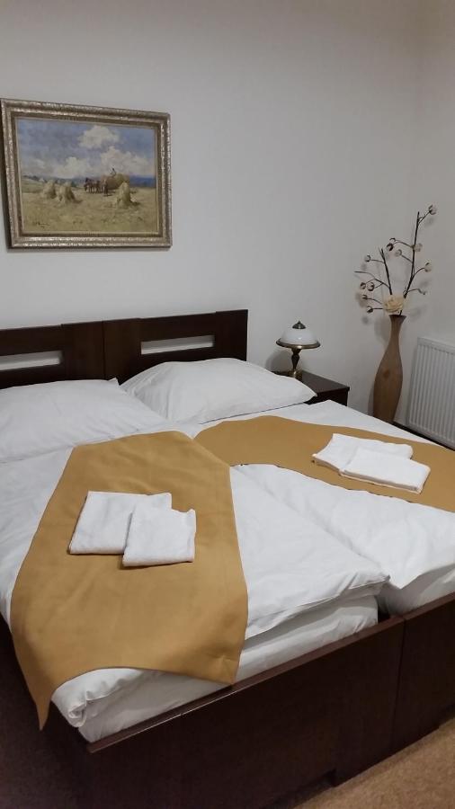 Camera Matrimoniale/Doppia con Letti Singoli con Bagno Privato