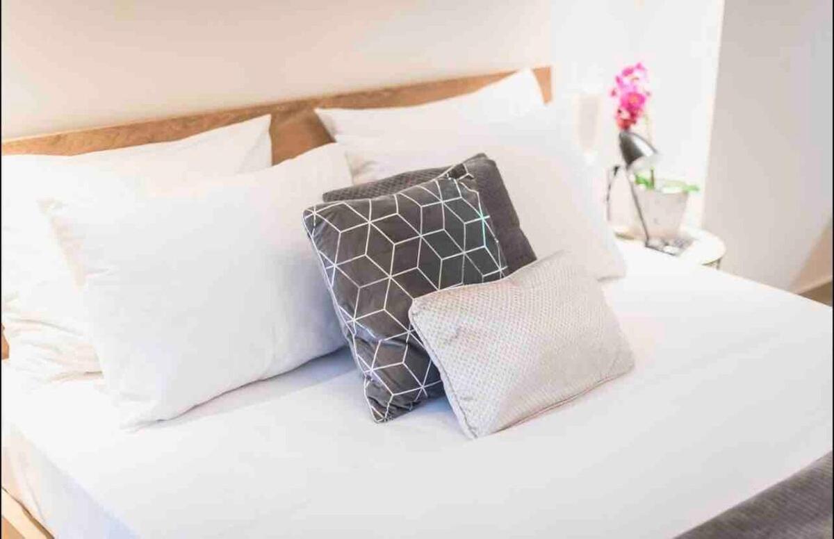 Studio In The Heart Of Kallithea - B&B Athens