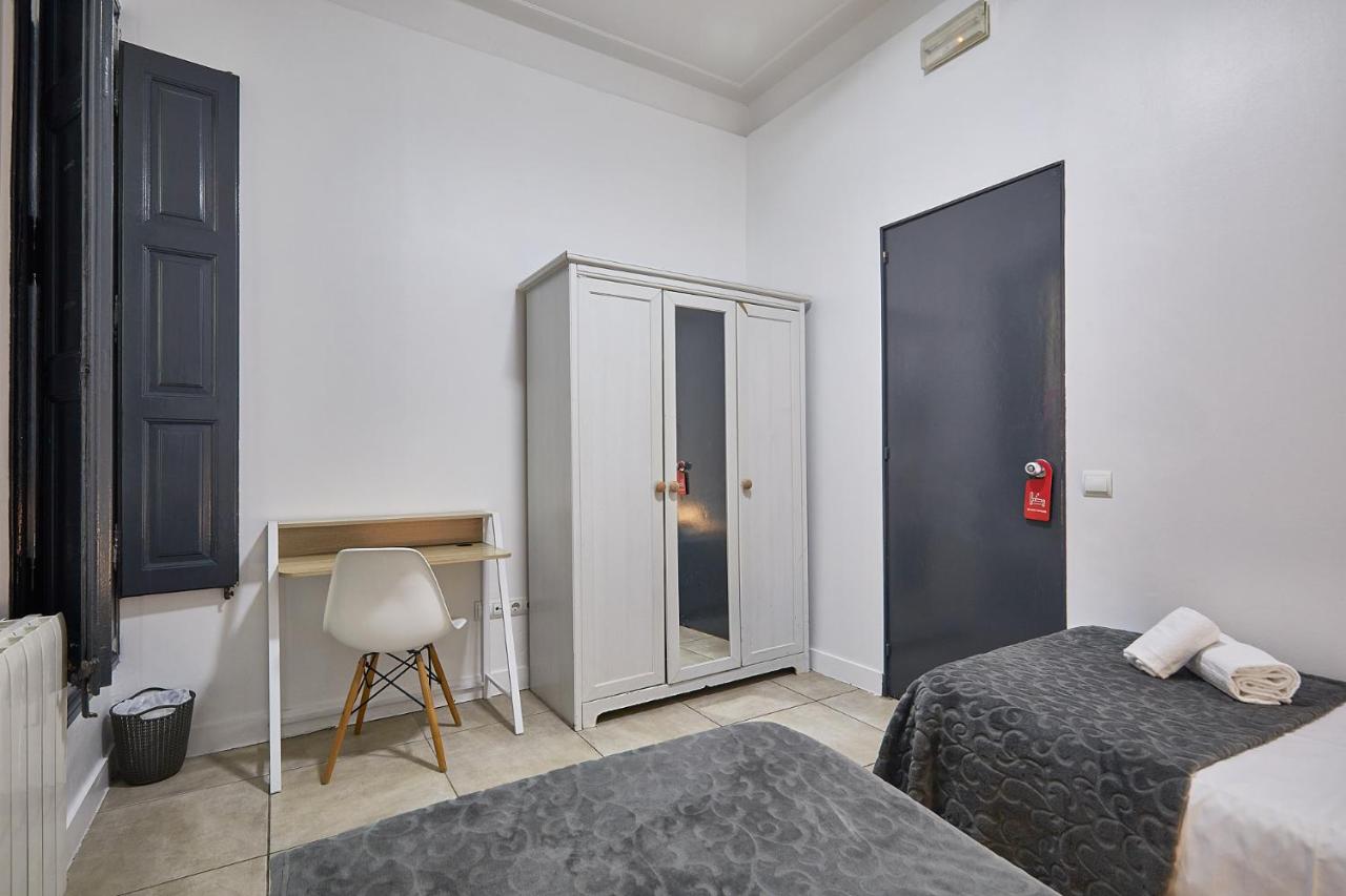 Camera Standard Doppia con Letti Singoli con Bagno in Comune