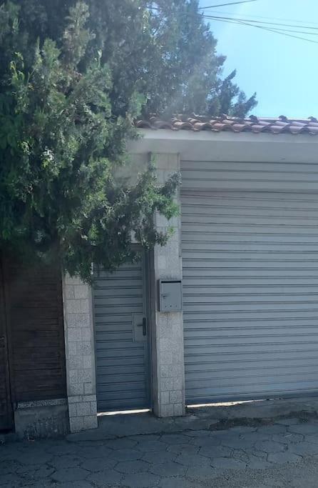 Sirius House in Obelya with parking space, Sofia - B&B