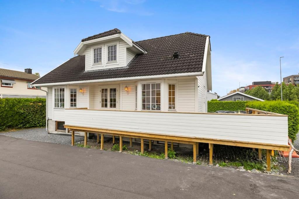 Sentral og fin enebolig i Lillestrøm - B&B Lillestrøm