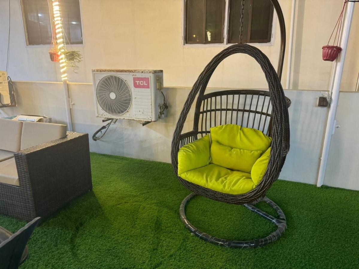 Joher Rooftop Haven-2BR Penthouse in Gulistan e Joher Blk 14 - Ferienwohnung Karatschi