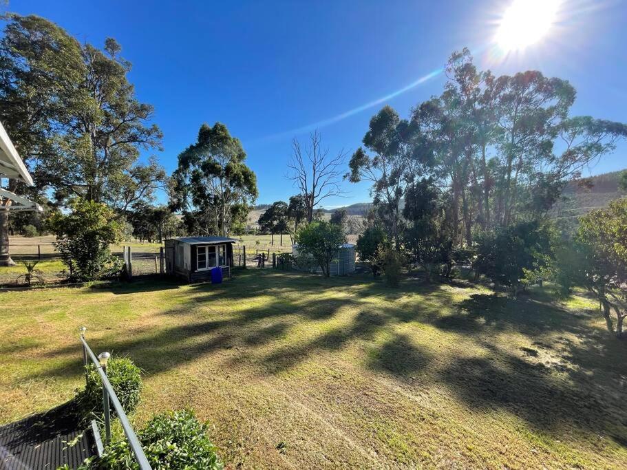 Seraphim Retreat Nannup's All-Species Farm Cottage - Chambres d’hôtes