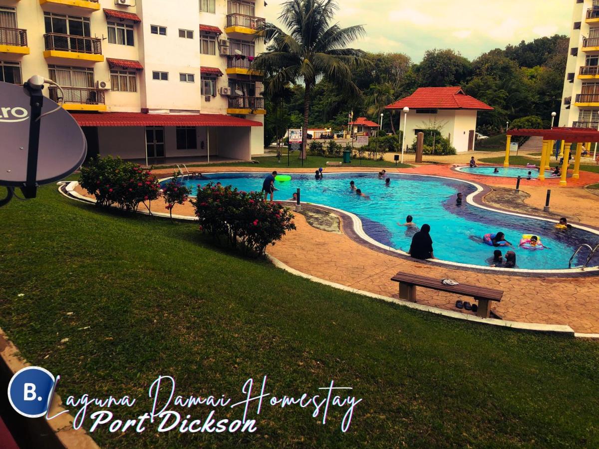 Laguna Damai Homestay PD - 2BR, Ground Floor, Near Beach, Pool, Astro, Netflix, WiFi - Chambres d'hôtes Port Dickson