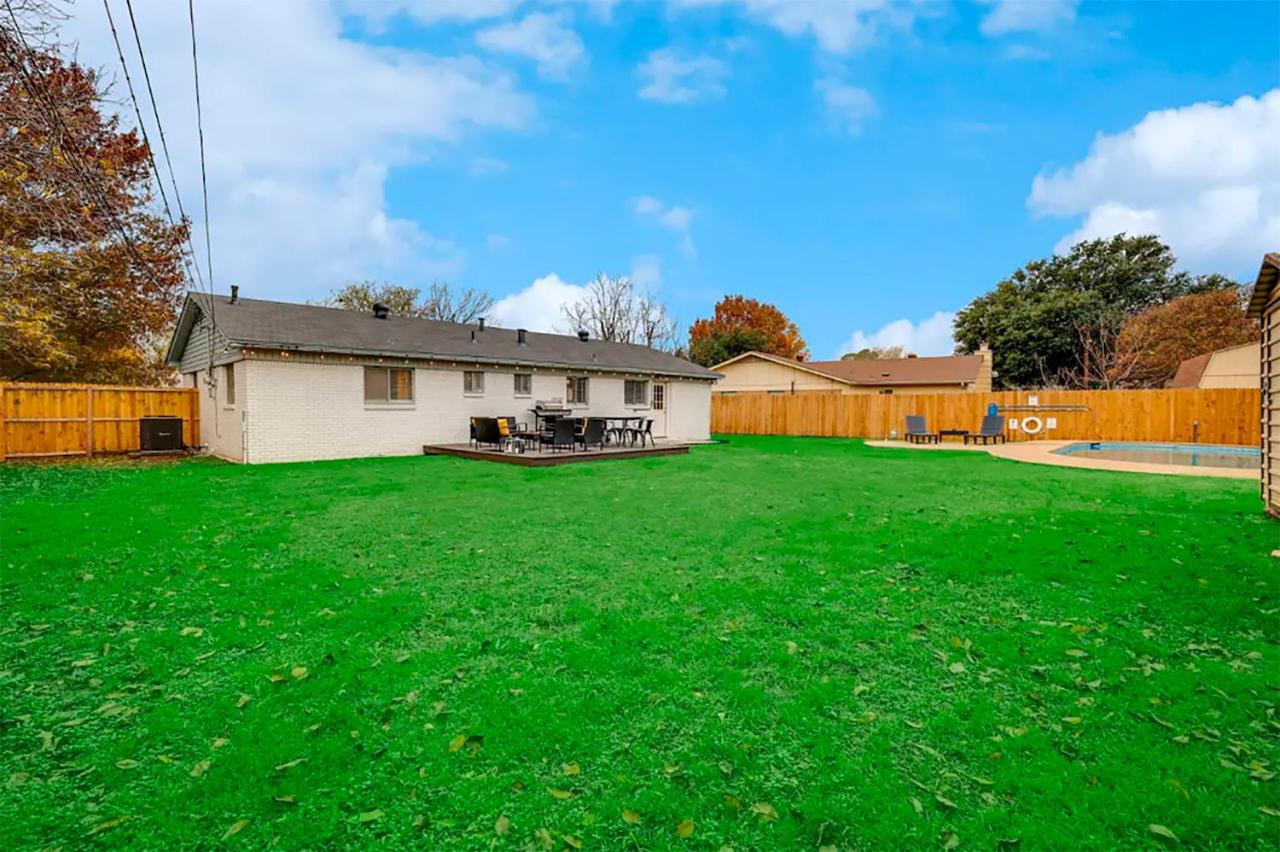 Upscale 3BR 2BA Cozy Holiday Home with Pool & Grill - Ferienwohnung