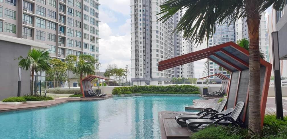 The Icon6 Condo in IOI City Mall Putrajaya, Pool View - B&B