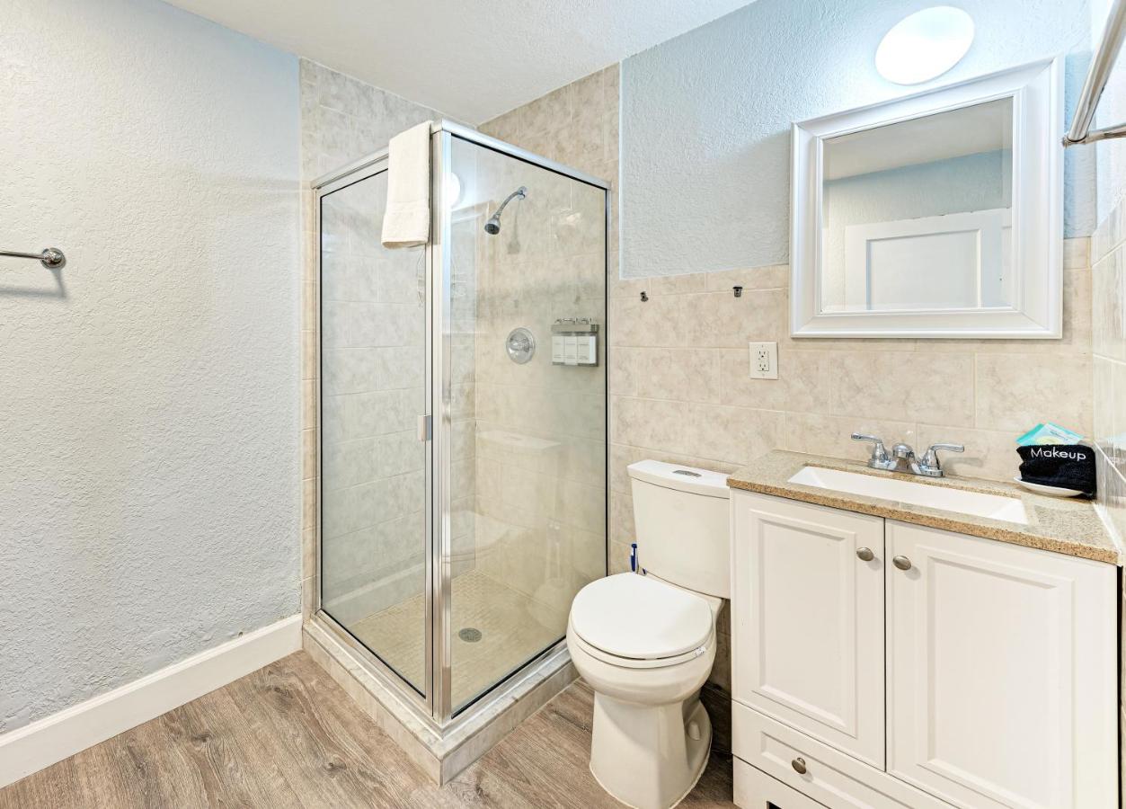 Two-Bedroom Suite with Pool View (Unit 3)