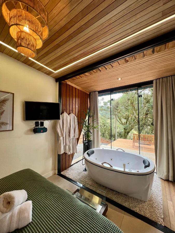 Chambre Lit Queen-Size avec Baignoire Spa