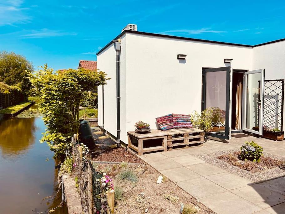 Hortensia Huisje - Bed and Breakfast Ter Aar