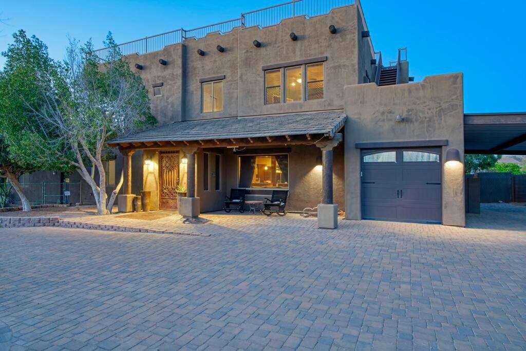 Saguaro Sunset - Secluded 4BR Home with Rooftop Patio - B&B Mesa