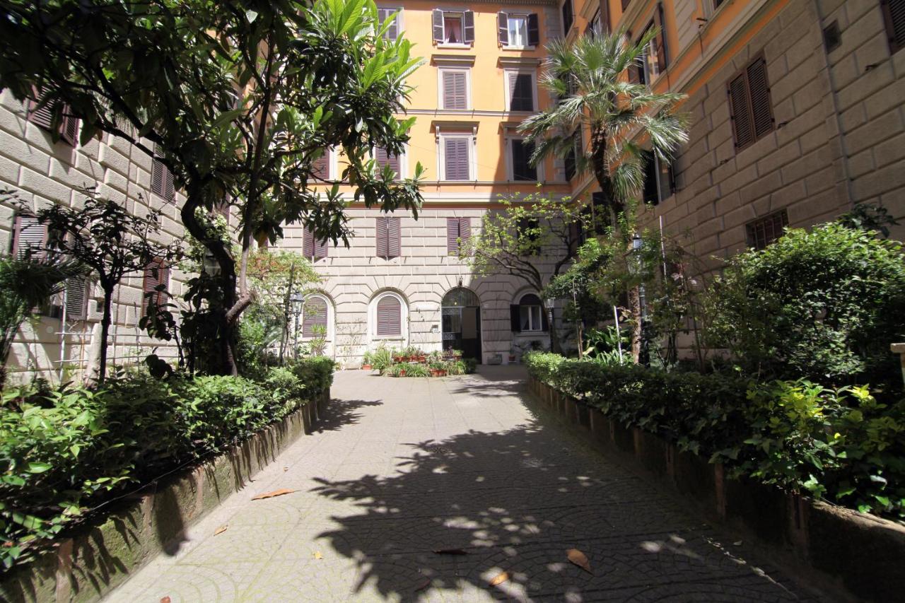 Elegance - Bed and Breakfast Rome