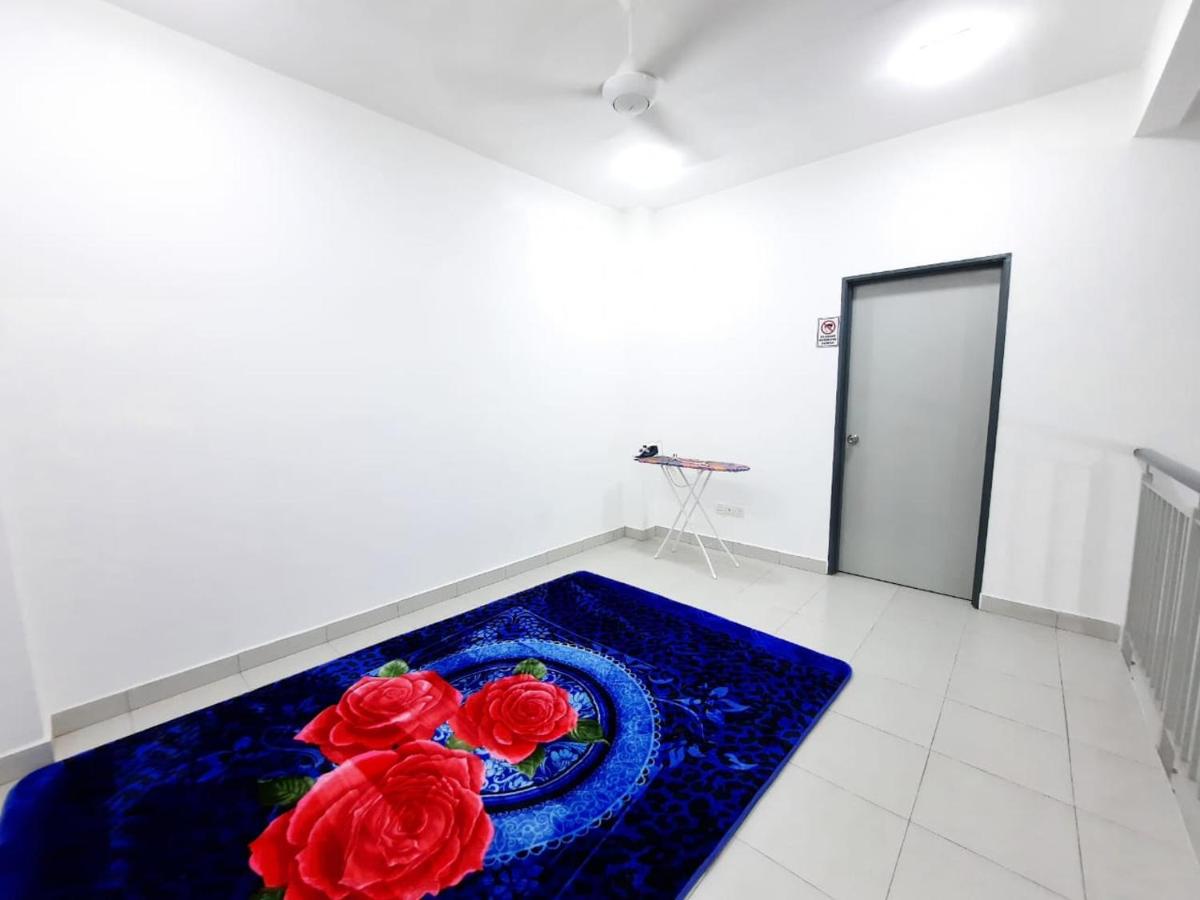 Homestay Bandar Baru Bangi Aman Permai - B&B Kajang