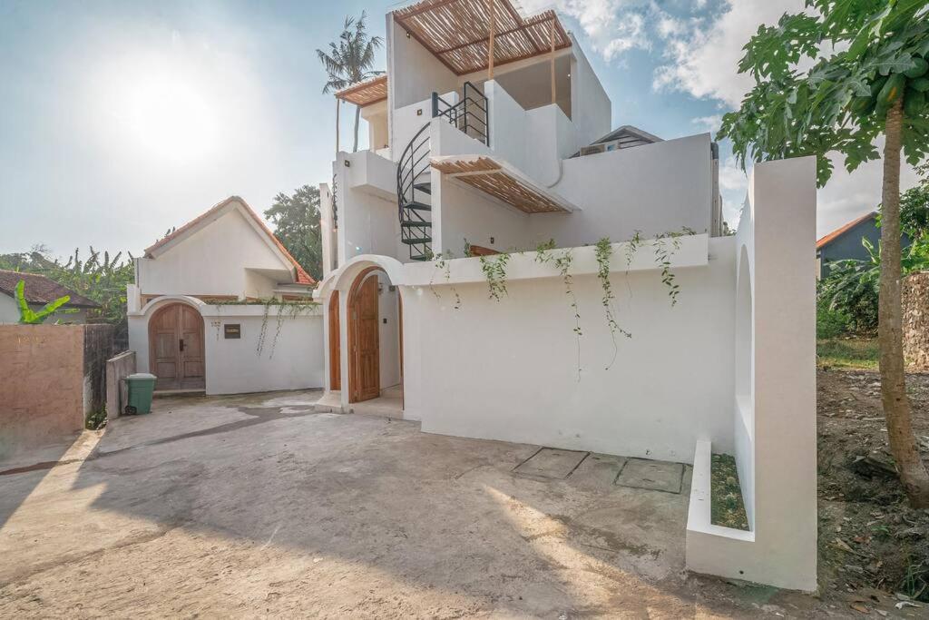 Casa Lumina brand new 2 BR Villa in Babakan - B&B