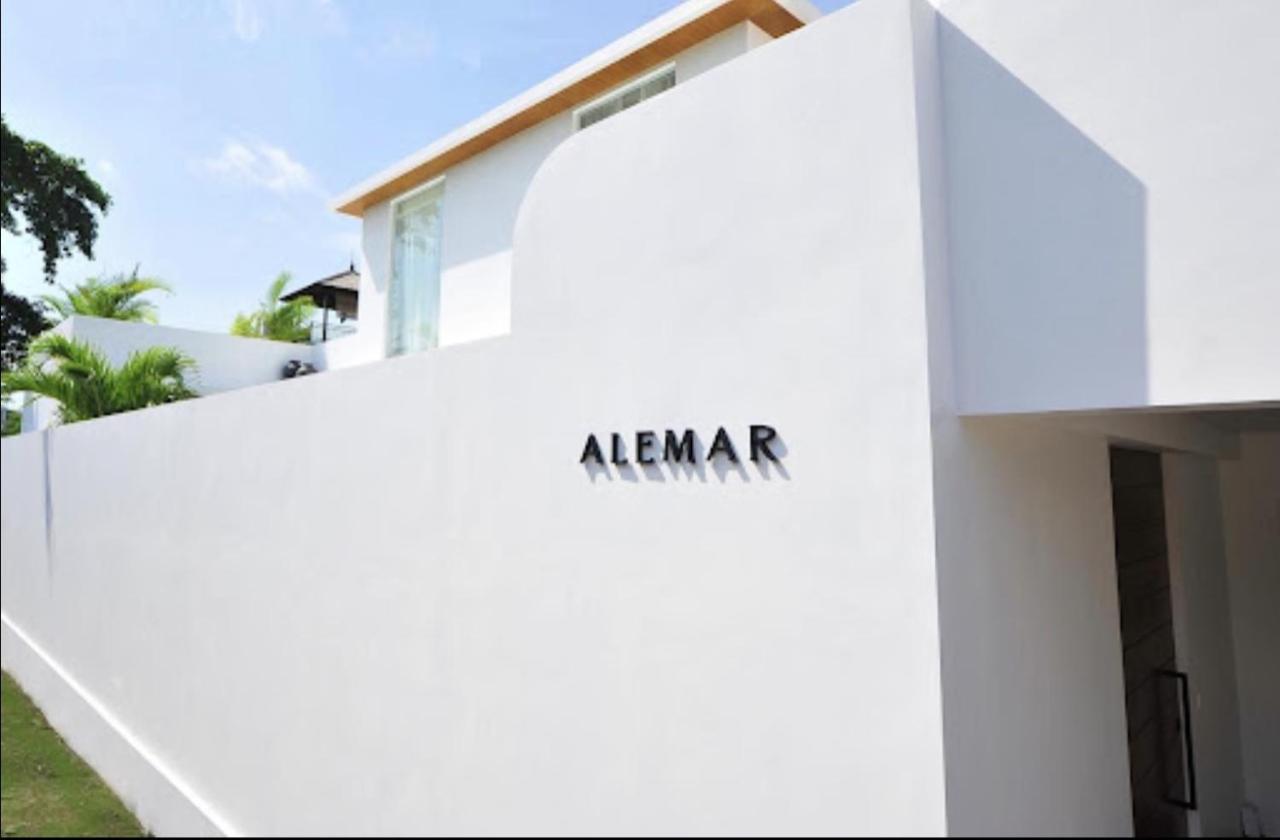 New Magnificent 3BR 5min to Finns & Berawa Beach Villa Alemar - B&B Canggu
