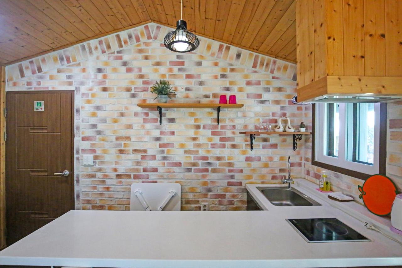 Double Room with Sea View 3