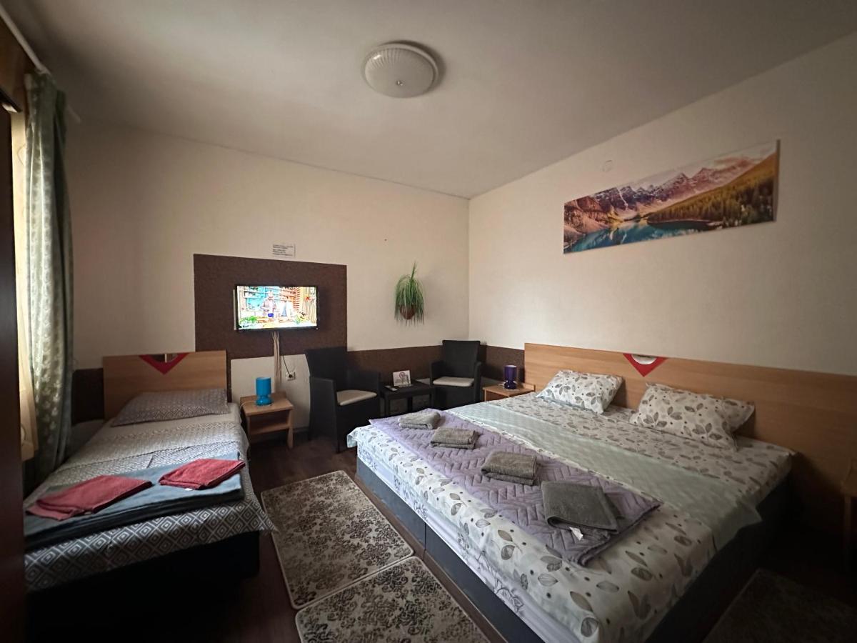 Chambre Triple avec Salle de Bains Privative