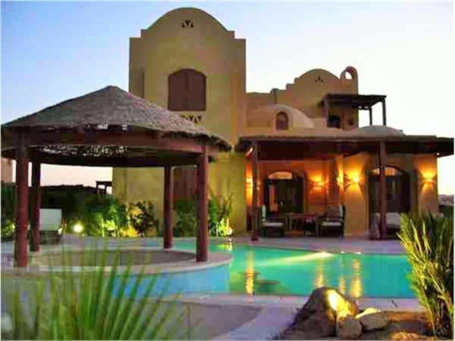 Private Villa with heated pool and lagoon - Ferienwohnung