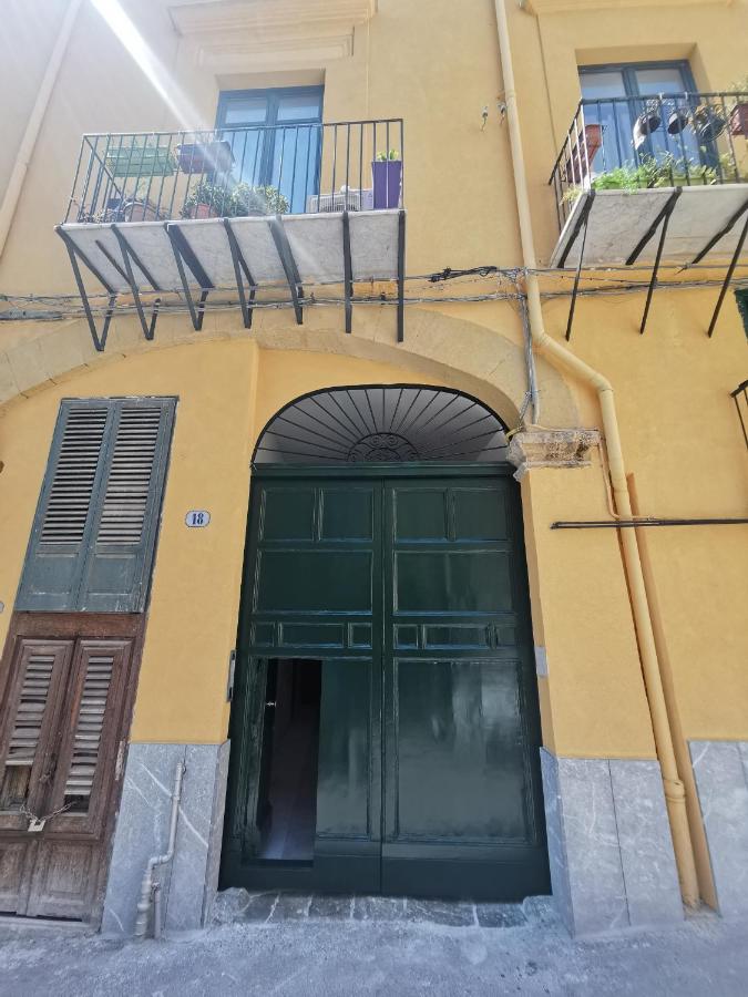 Vicolo Paternò Apartments - B&B