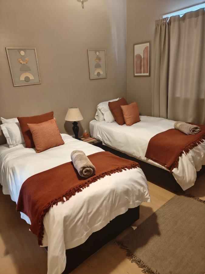 Standard Twin Room with Shared Bathroom
