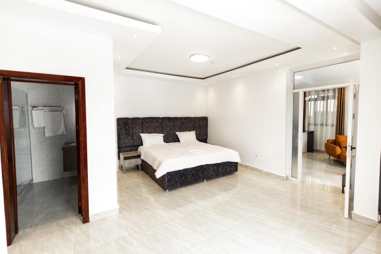One-Bedroom Apartment with Terrace
