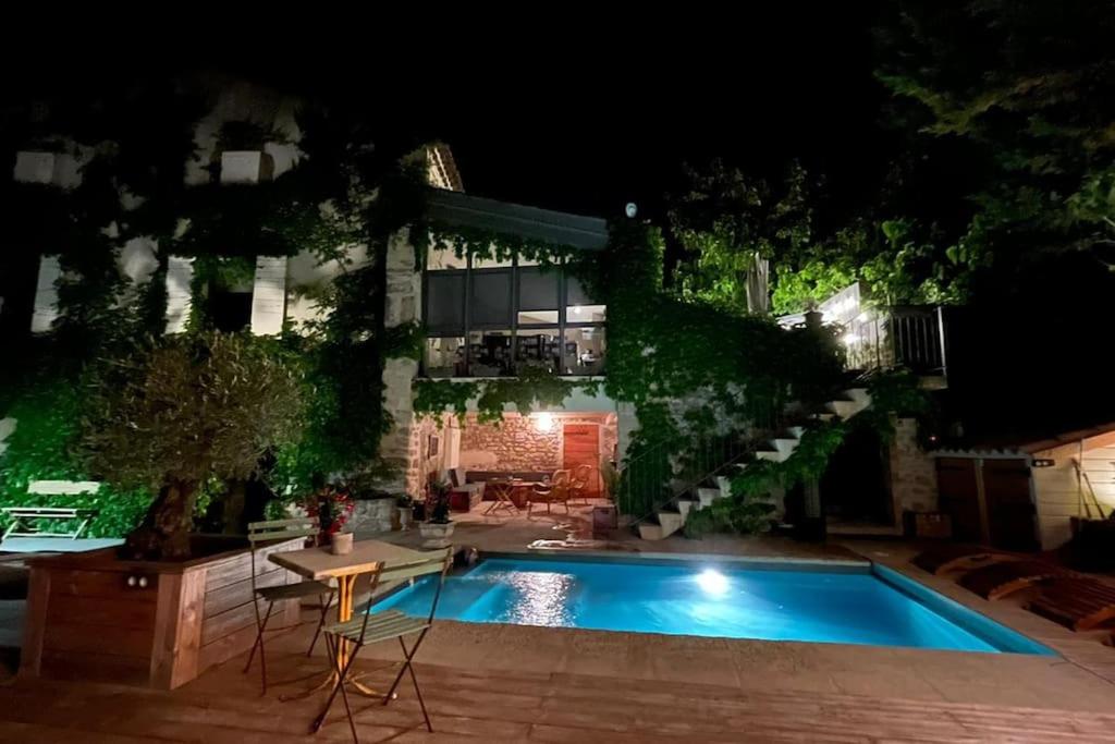 La Colonzelloise -Mas en pierre restauré - B&B