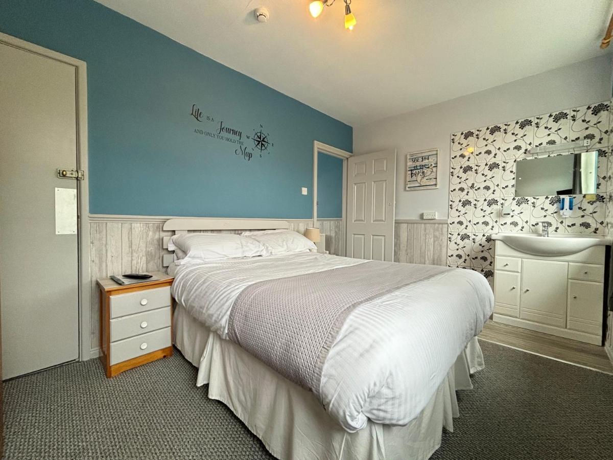 Familienzimmer mit Dusche