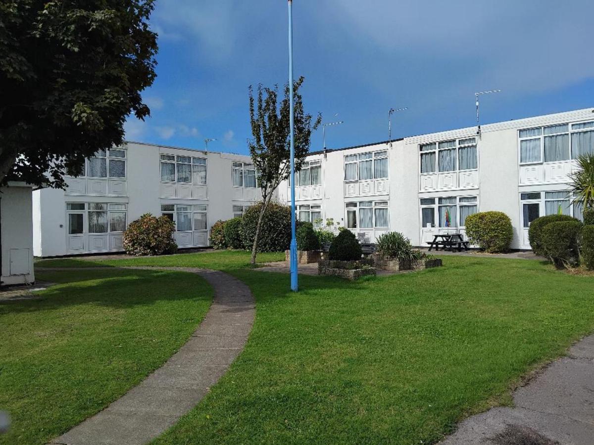 Dawlish Warren Willow chalet villa Welcome family holiday park South Devon offered by Welcome2Warren - B&B