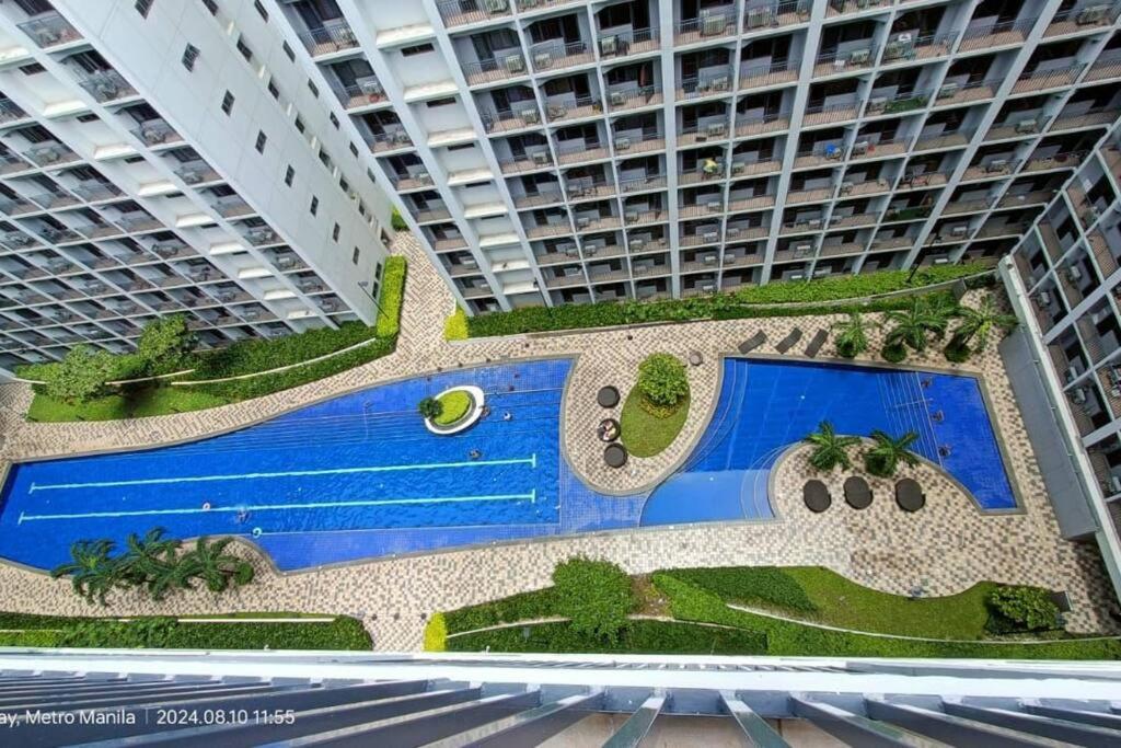 Modern Rustic 1-Bed Condo in MoA Complex - B&B