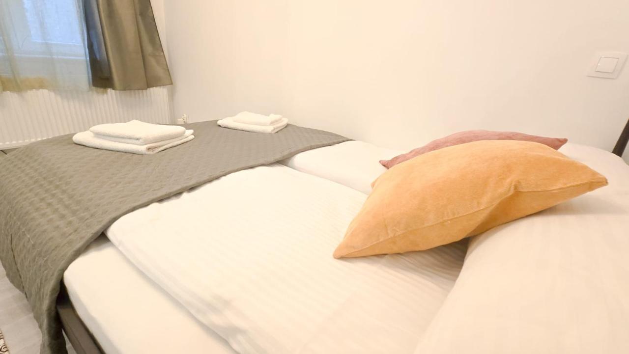 Osiemnastka by Rentoom - Bed and Breakfast Toruń