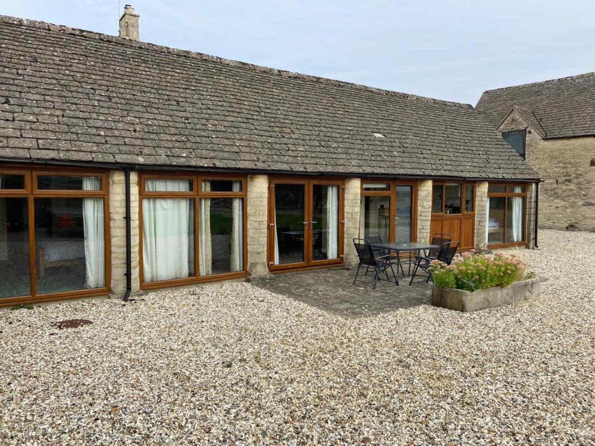 Stable Cottage, Old Mill Farm, Cotswold Water Park - Chambres d’hôtes