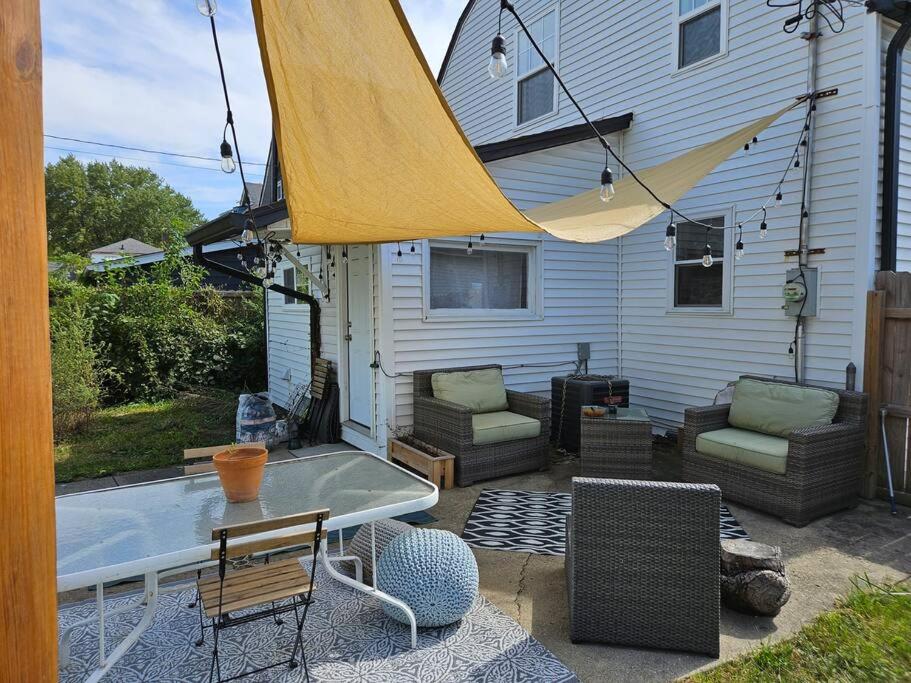 Homestay w Zuku the Cat - 10 mins from downtown, 20 from airport - Chambres d'hôtes Indianapolis