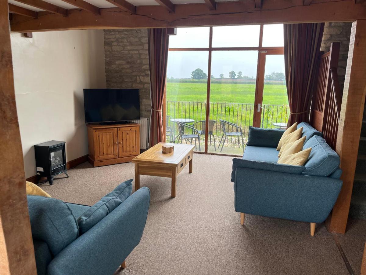 Thames Cottage, Old Mill Farm, Cotswold Water Park - Chambres d’hôtes