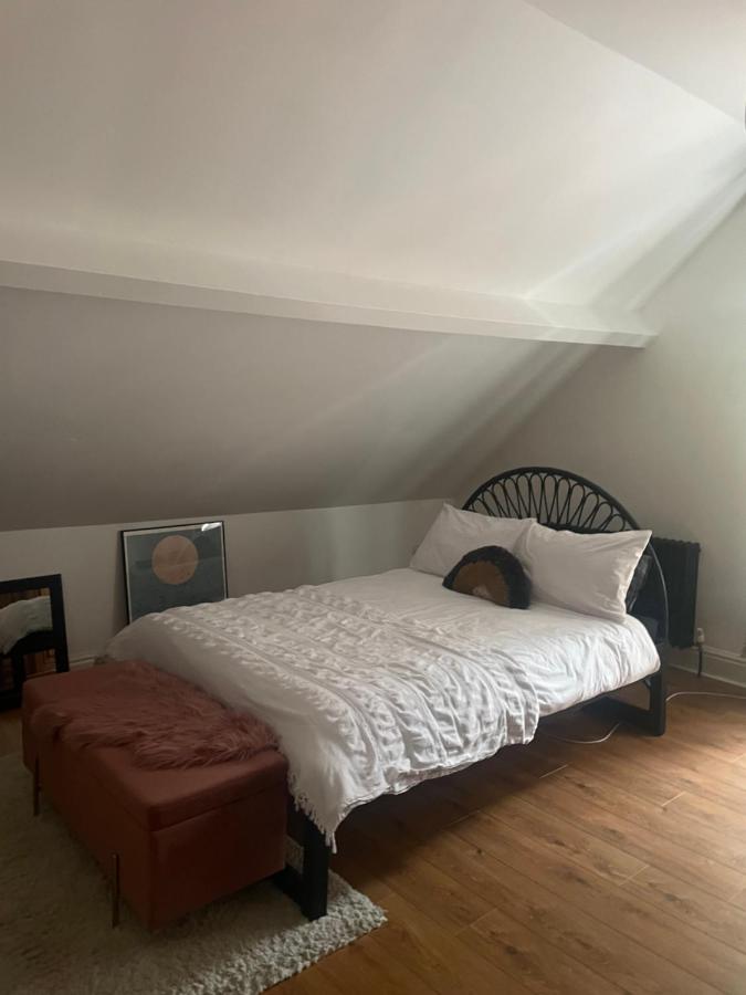 Tweepersoonskamer met Gedeelde Badkamer