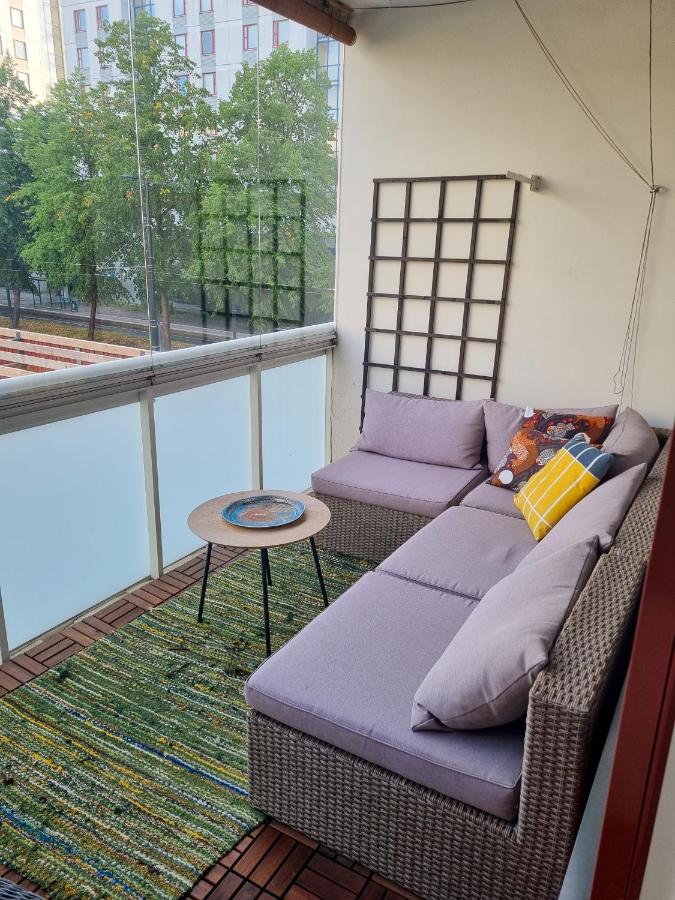 Cozy two-room apt in a central location in Pasila - B&B Helsinki