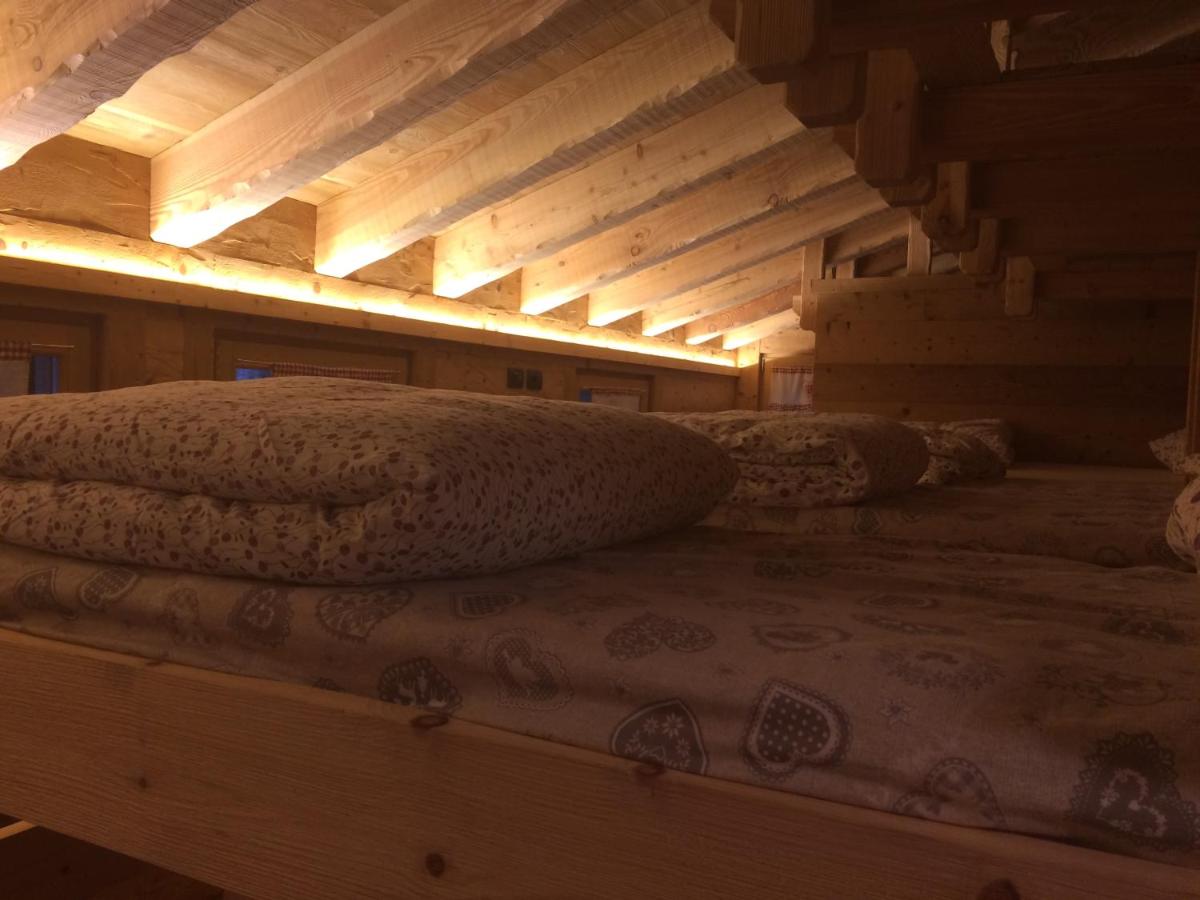 Dormitorio Misto con 8 Letti