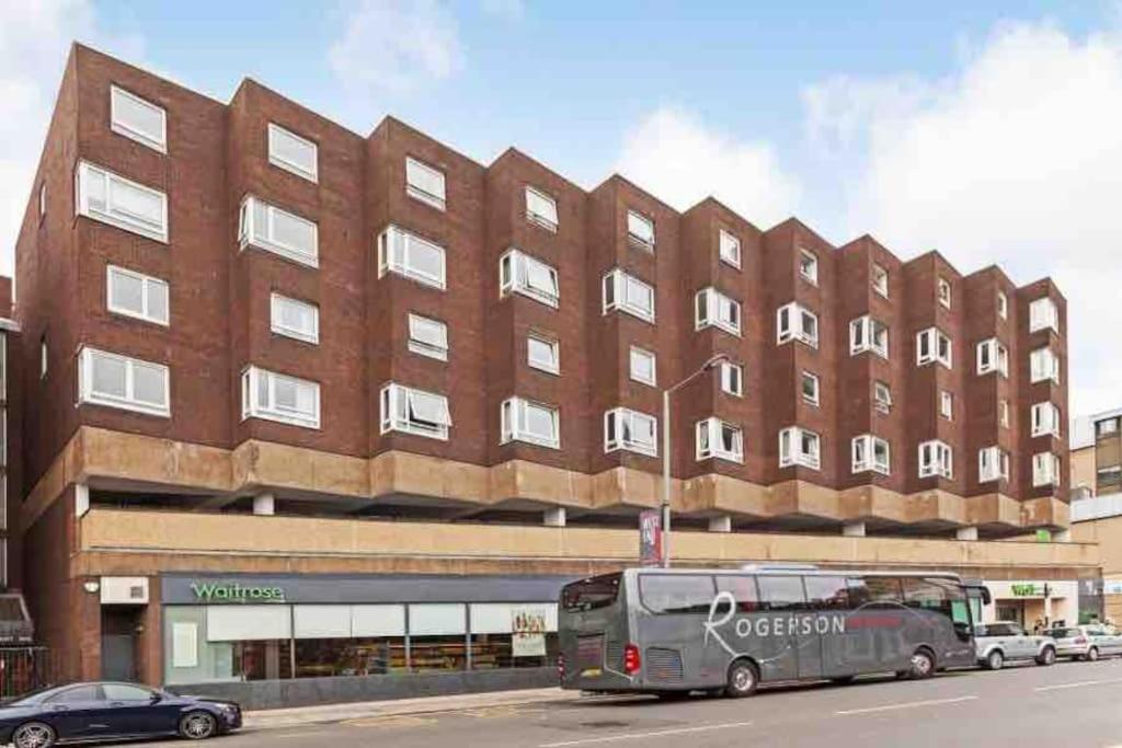 Two bedroom maisonette in the heart of the West End - B&B