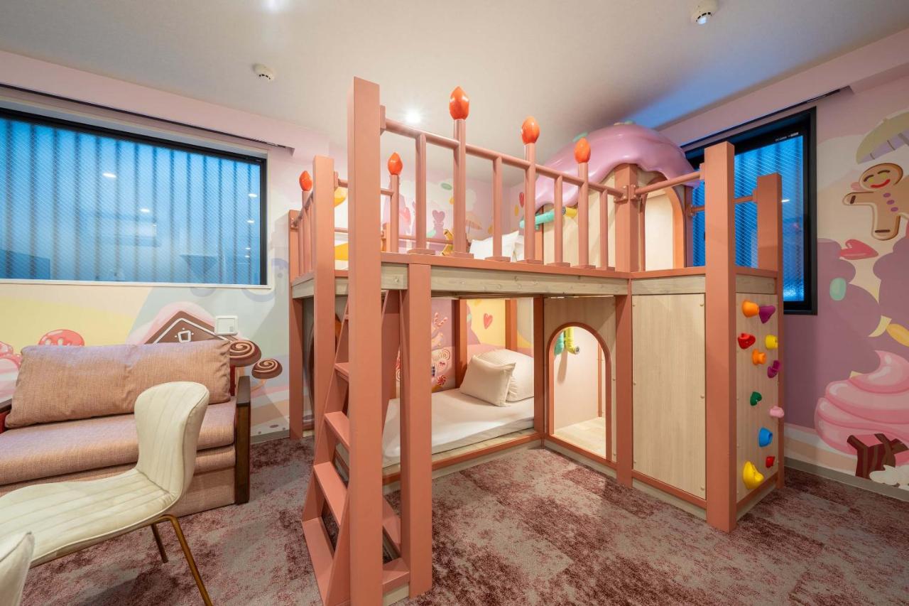 Sweets-Themed Family Room