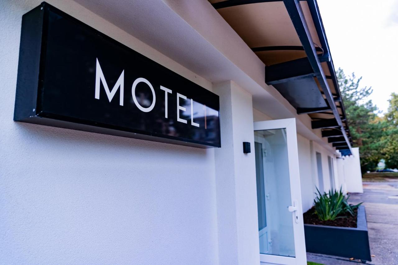 Motel1- A megfizethető luxus! - B&B