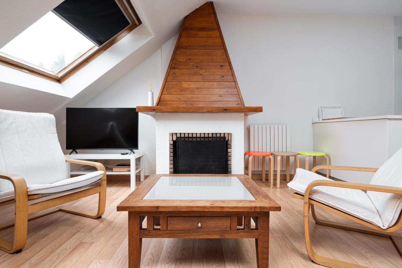Precioso ático con vistas l WIFI l P l trastero - Chambres d’hôtes Sallent de Gállego