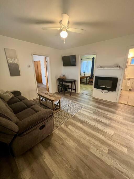 Cozy Flat in Downtown Corning - Chambres d’hôtes