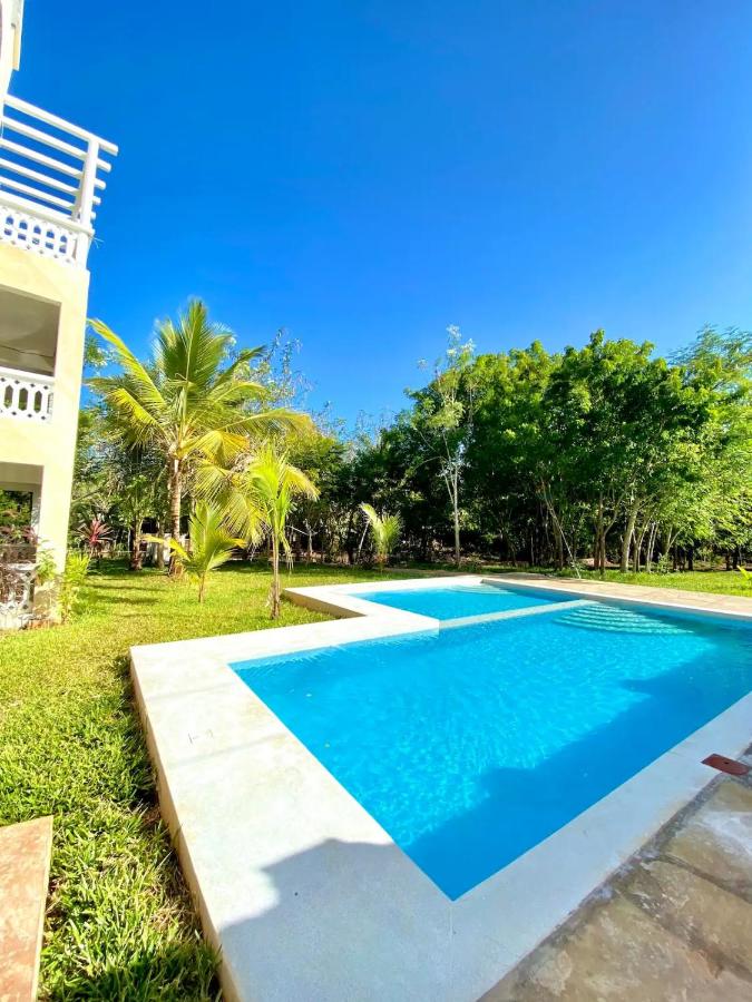 Silent Palms Villa - B&B Galu